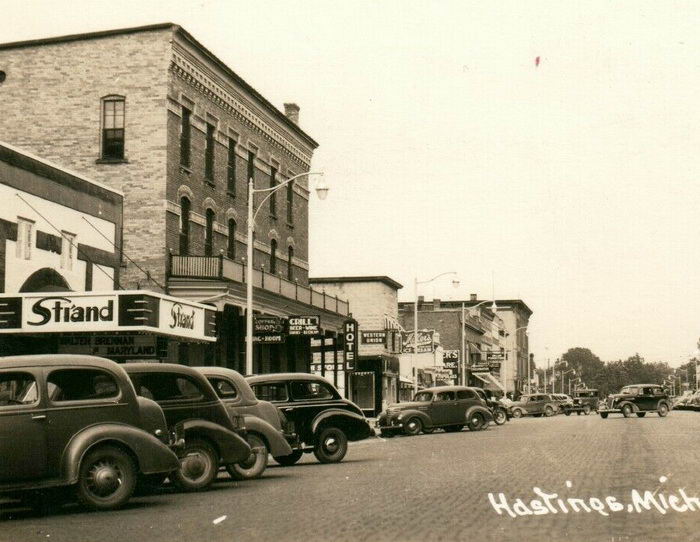 Hastings 4 - Old Postcard As The Strand